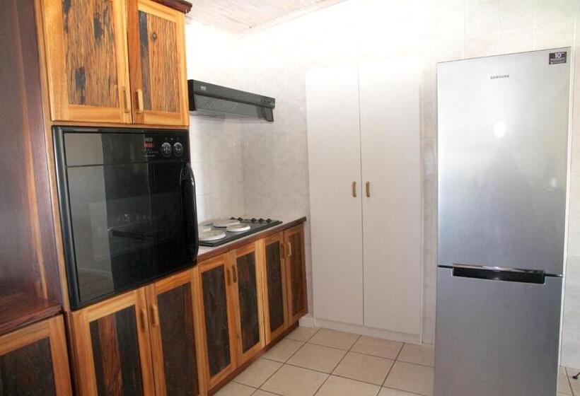 بنسيون Whispering Whale