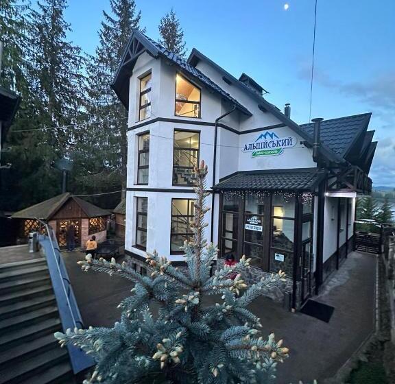 هاستل Alpiyskiy