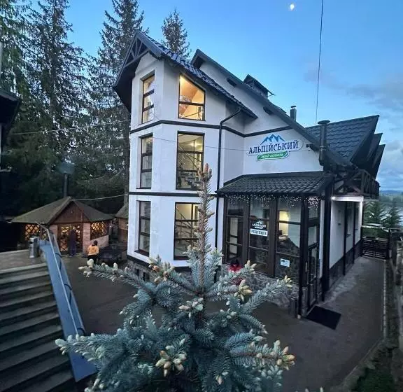 Retkeilymaja Alpiyskiy