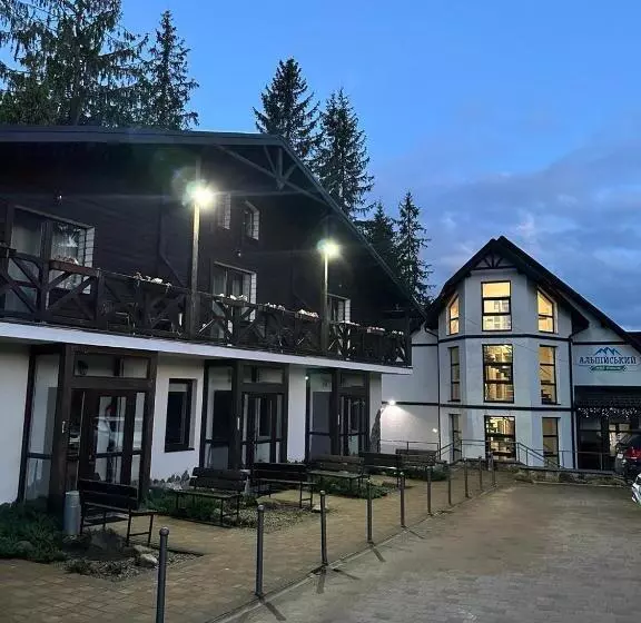 Retkeilymaja Alpiyskiy