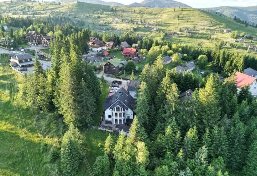 Retkeilymaja Alpiyskiy