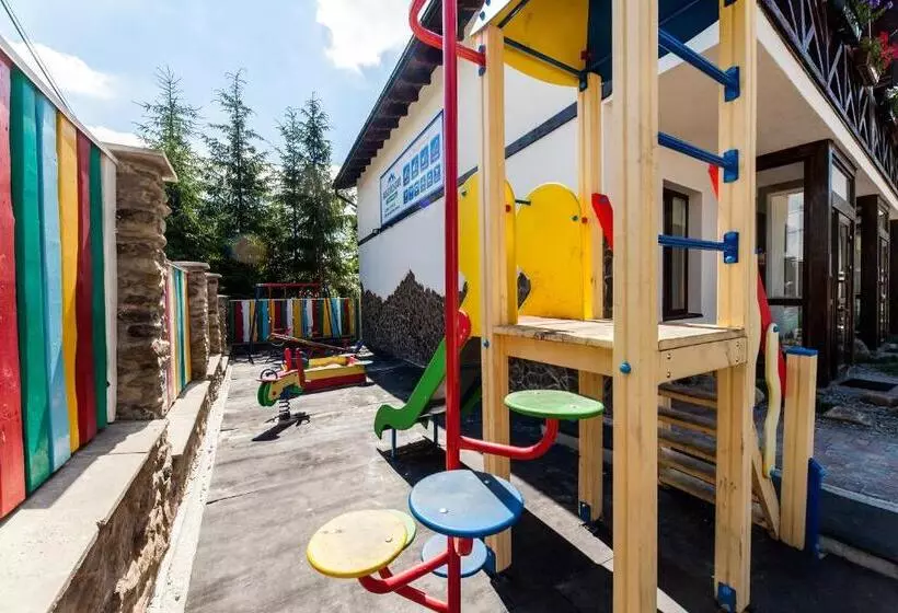 Retkeilymaja Alpiyskiy