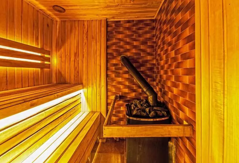 Retkeilymaja Alpiyskiy