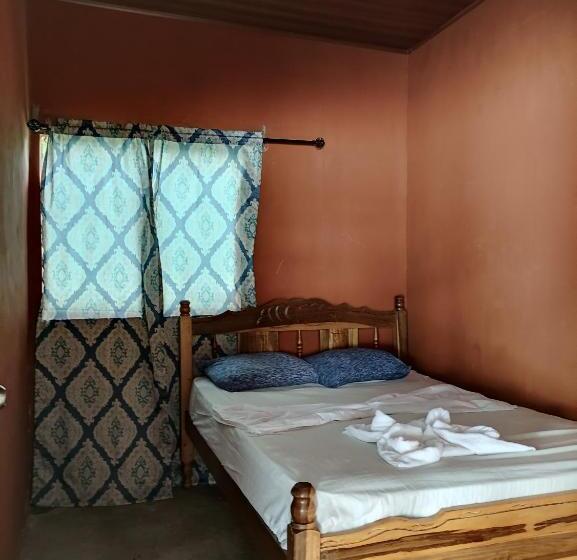 هاستل Los Chocoyos