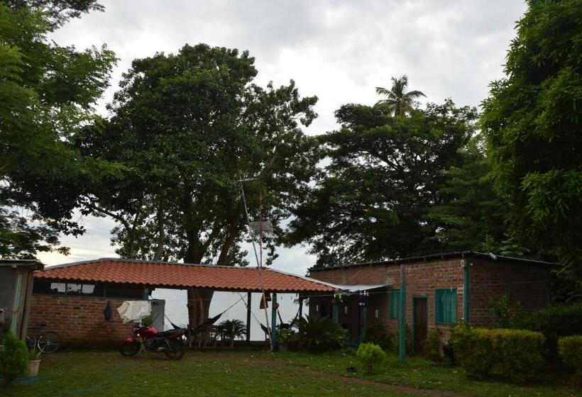 هاستل Los Chocoyos