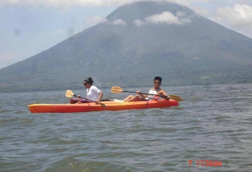 هاستل Los Chocoyos