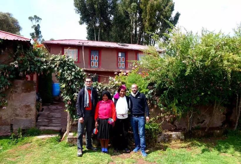 Retkeilymaja Taquile Familia Celso