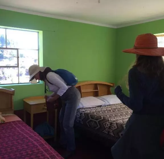 Retkeilymaja Taquile Familia Celso