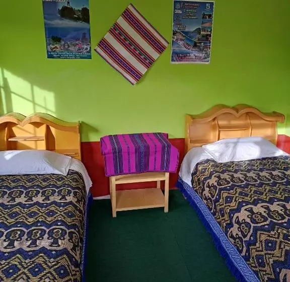 Retkeilymaja Taquile Familia Celso