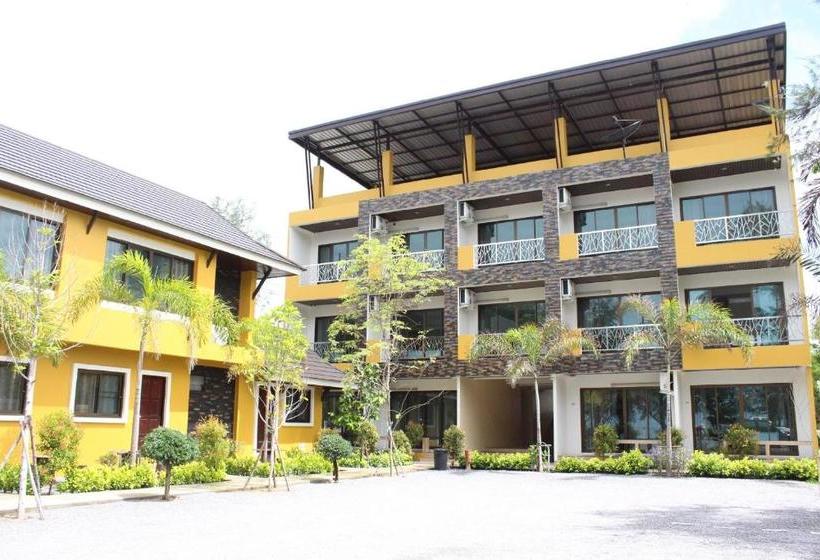 Bed and Breakfast Yellow House Rayong