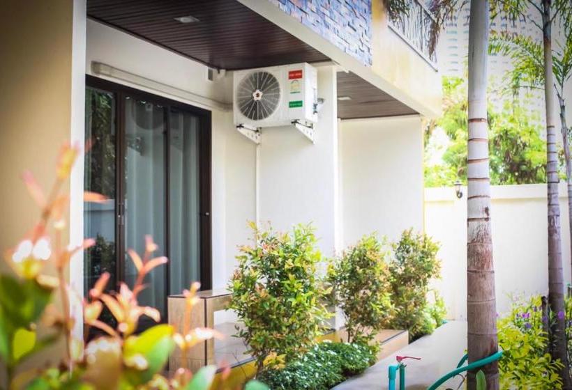 Bed and Breakfast Yellow House Rayong