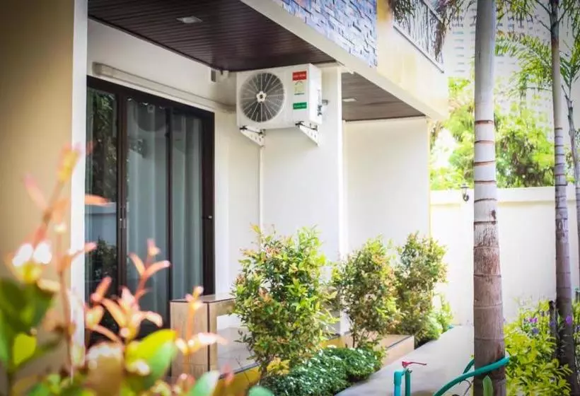 Aamiaismajoitus (B&B) Yellow House Rayong