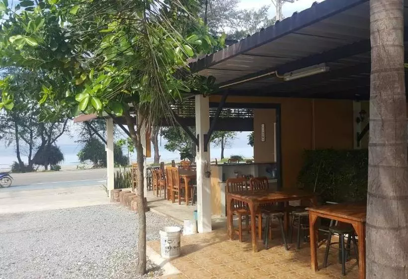 Aamiaismajoitus (B&B) Yellow House Rayong