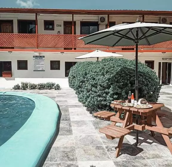 ホテル Drift Inn Cayo