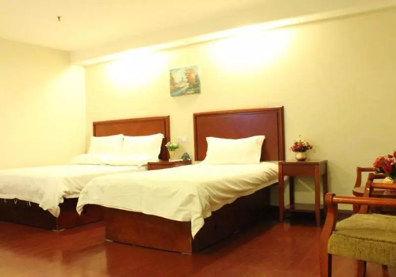 Hotelli Greentree Inn Anhui Huangshan She Town Paifangqun New Bus Terminal Station Express