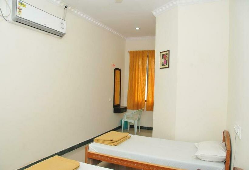 Hotel Nachiappa Palace