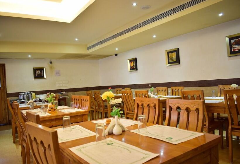 Hotell Pams Residency