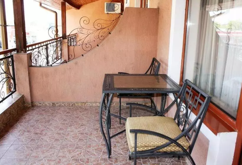 هتل Villa Verde