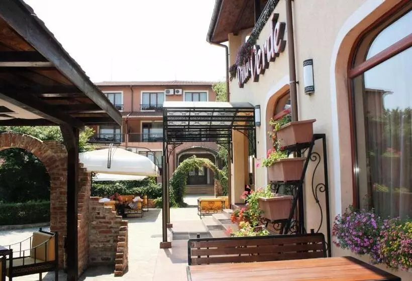 هتل Villa Verde