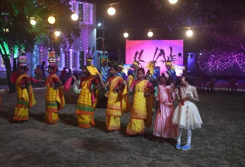 Jhargram Eshani Hotels And Guest House