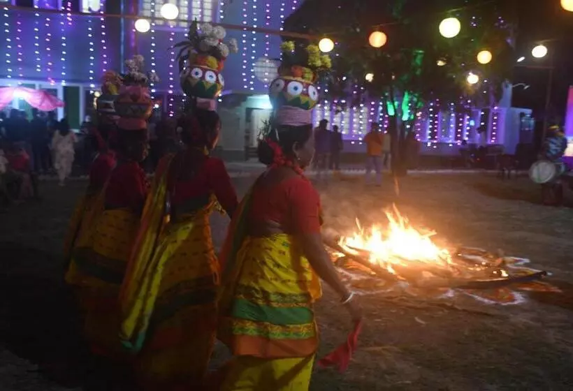 Jhargram Eshani Hotels And Guest House