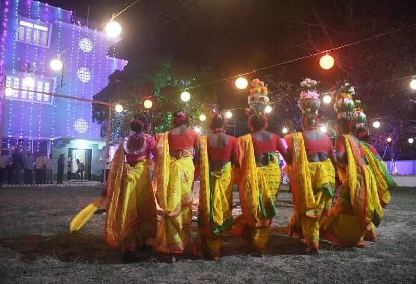 Jhargram Eshani Hotels And Guest House