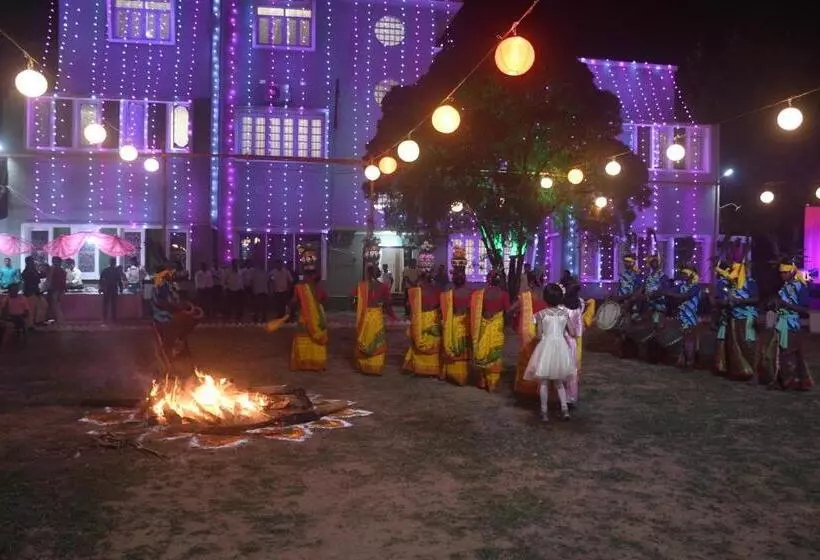 Jhargram Eshani Hotels And Guest House