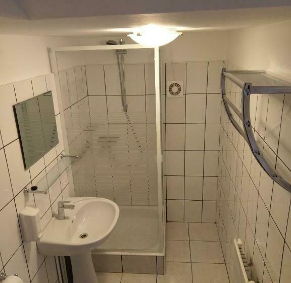 מוטל Aterman House