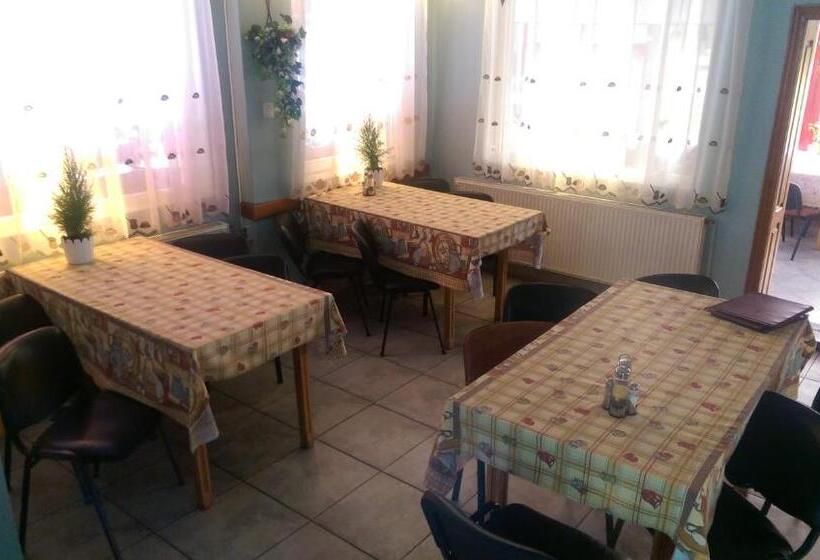 מוטל Aterman House