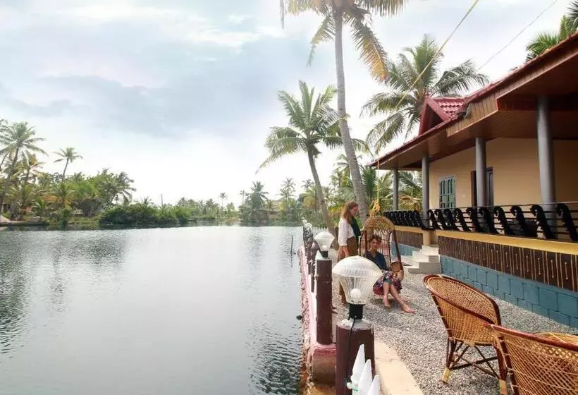 Munroe Island Lake Resort