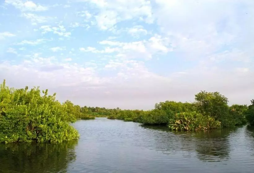 Munroe Island Lake Resort