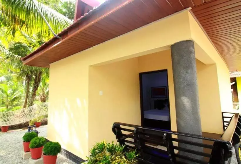 Munroe Island Lake Resort