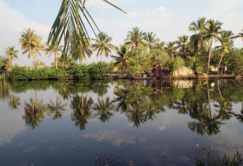 Munroe Island Lake Resort