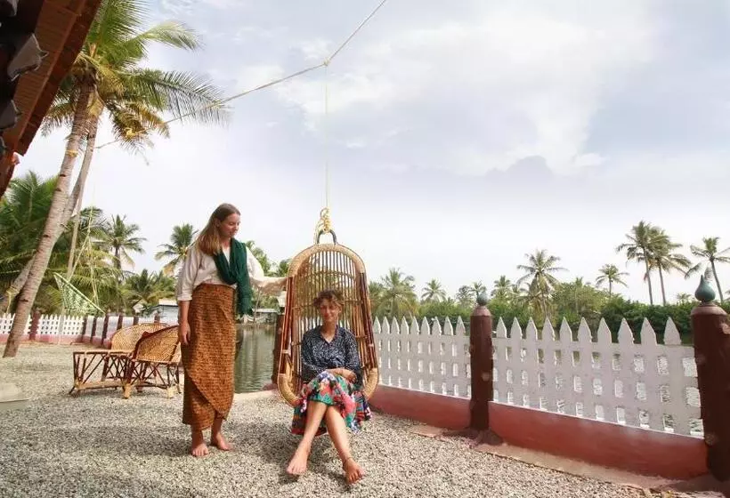 Munroe Island Lake Resort