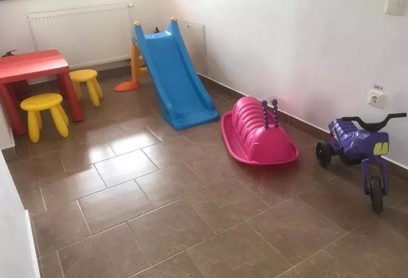 ペンション Casa Bogát Ház