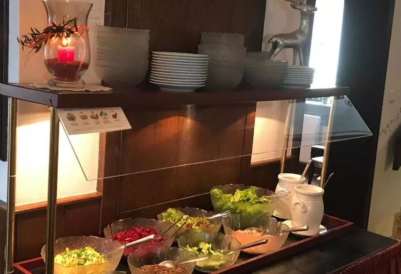 ペンション Forellenwirt Bacher