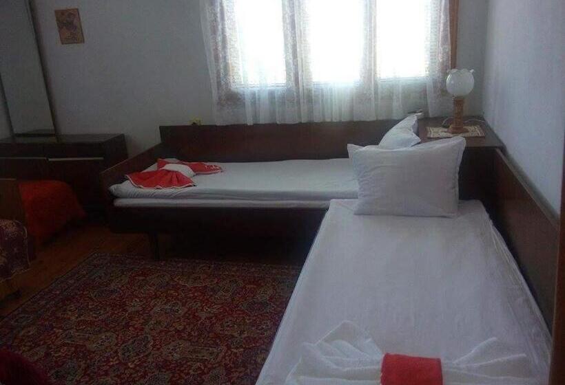 פנסיון Guest House Ahp