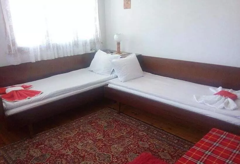 Majatalo Guest House Ahp