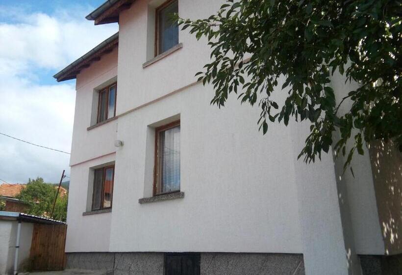 פנסיון Guest House Ahp