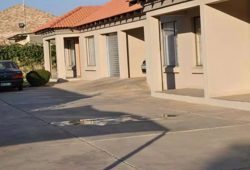 ペンション Lehiel Guesthouse