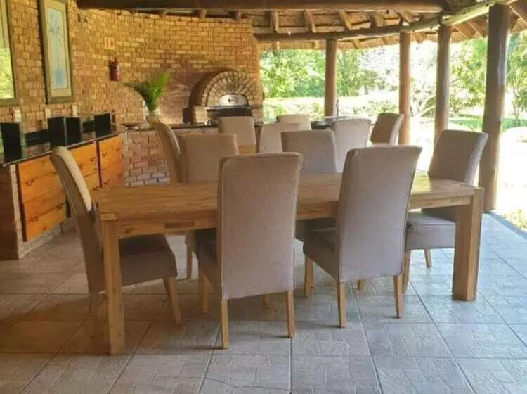 Aamiaismajoitus (B&B) Marrob Lodge