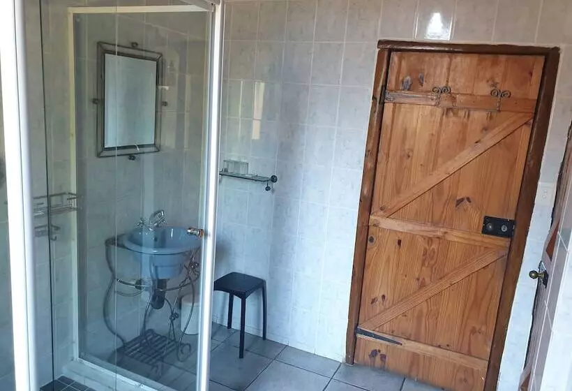 Aamiaismajoitus (B&B) Marrob Lodge