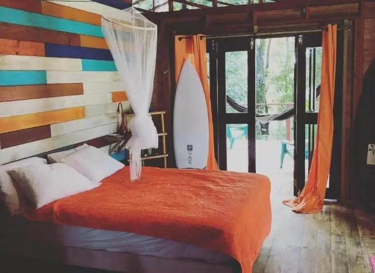 ベッドアンドブレックファースト Surf Break At Paunch