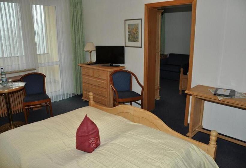 Отель Am Wald  Garni