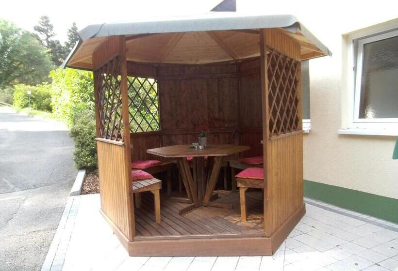 Отель Am Wald  Garni