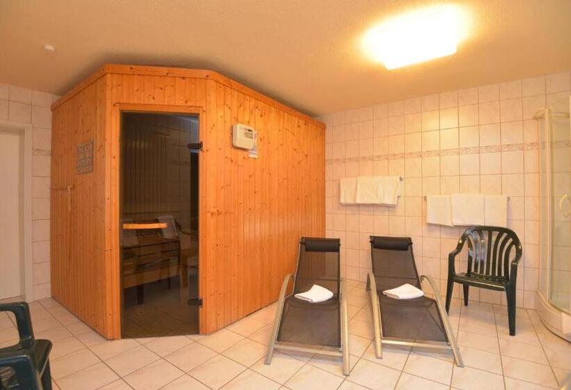 Отель Am Wald  Garni