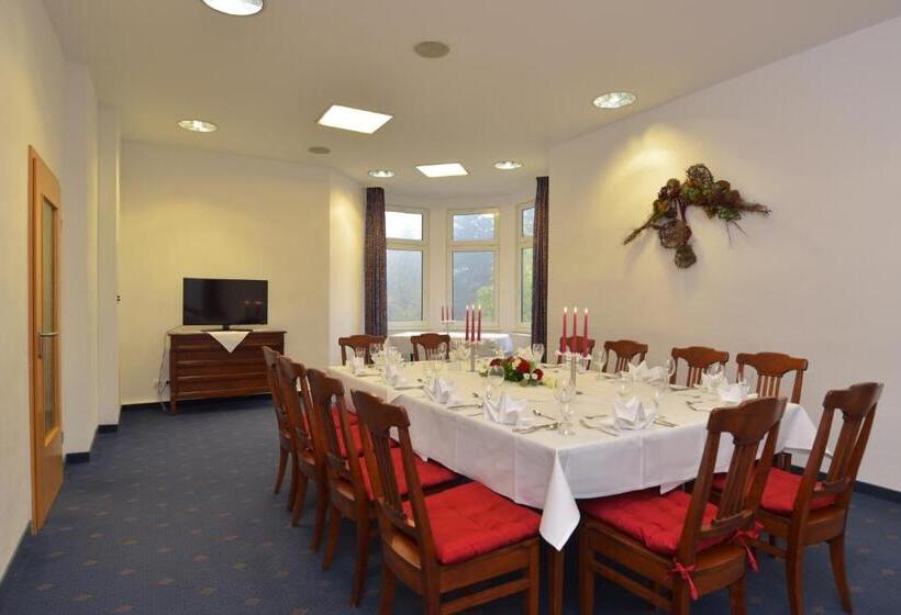 Отель Am Wald  Garni