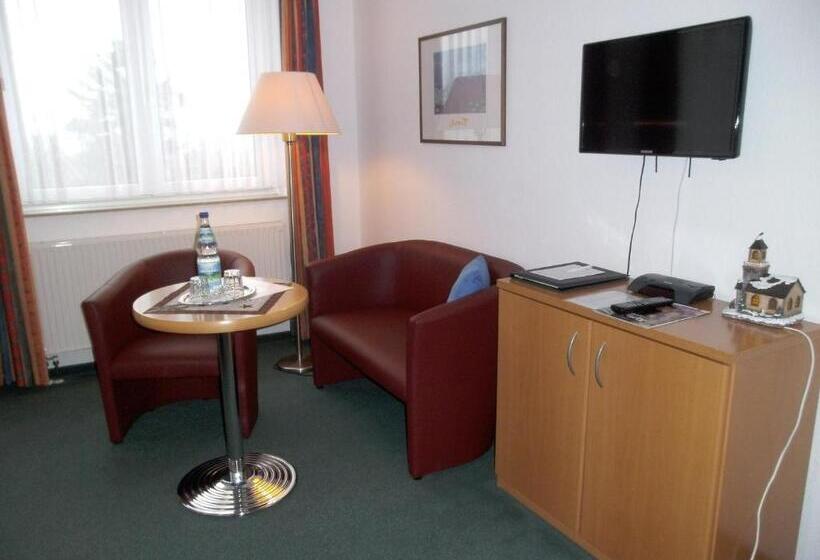 Отель Am Wald  Garni