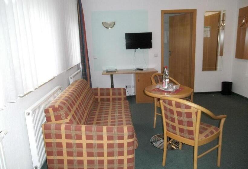 Отель Am Wald  Garni