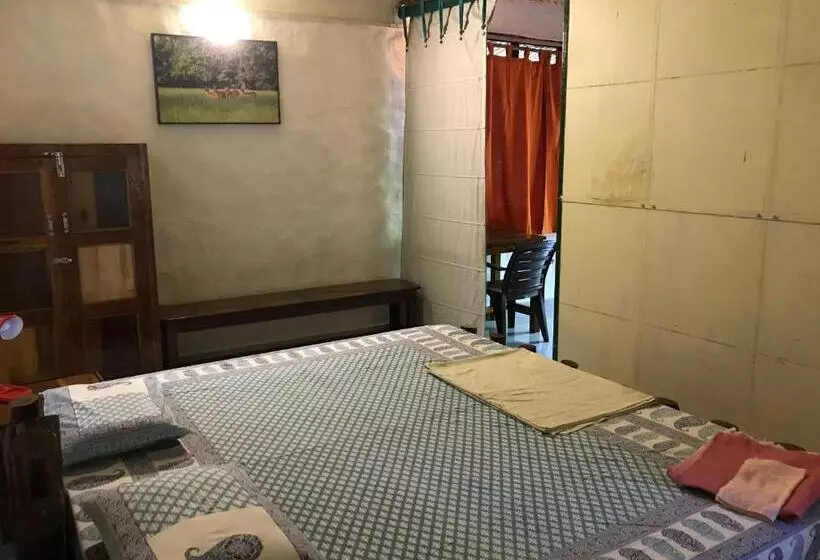 ホテル Kamp Kamouflage Kanha